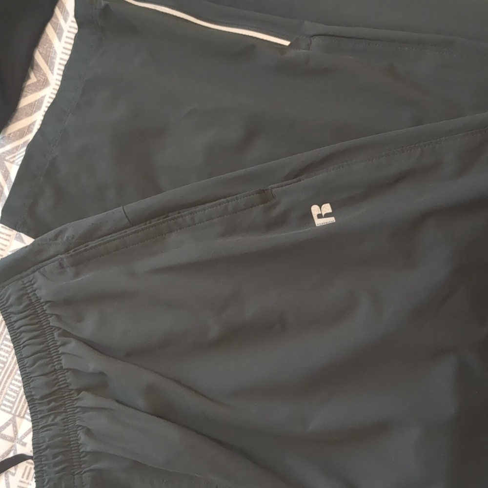 (2) RUSSELL JOGGERS - Picture 4 of 7